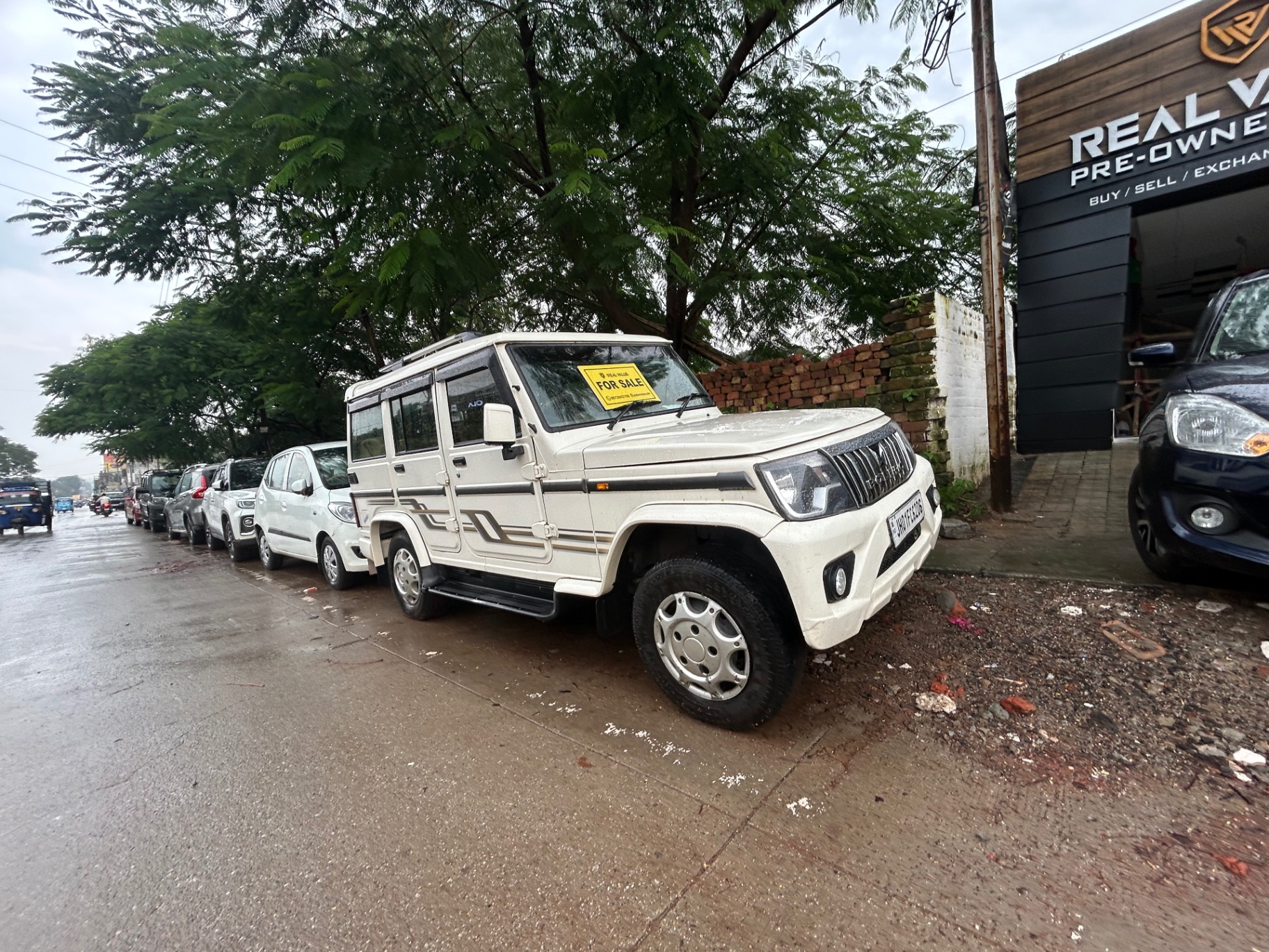 Mahindra Bolero - View 2