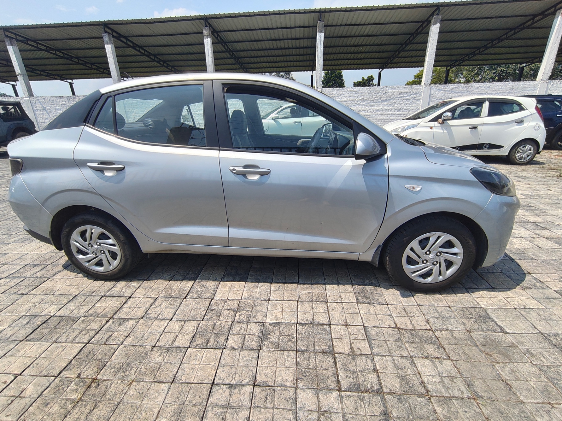 Hyundai Aura - View 3