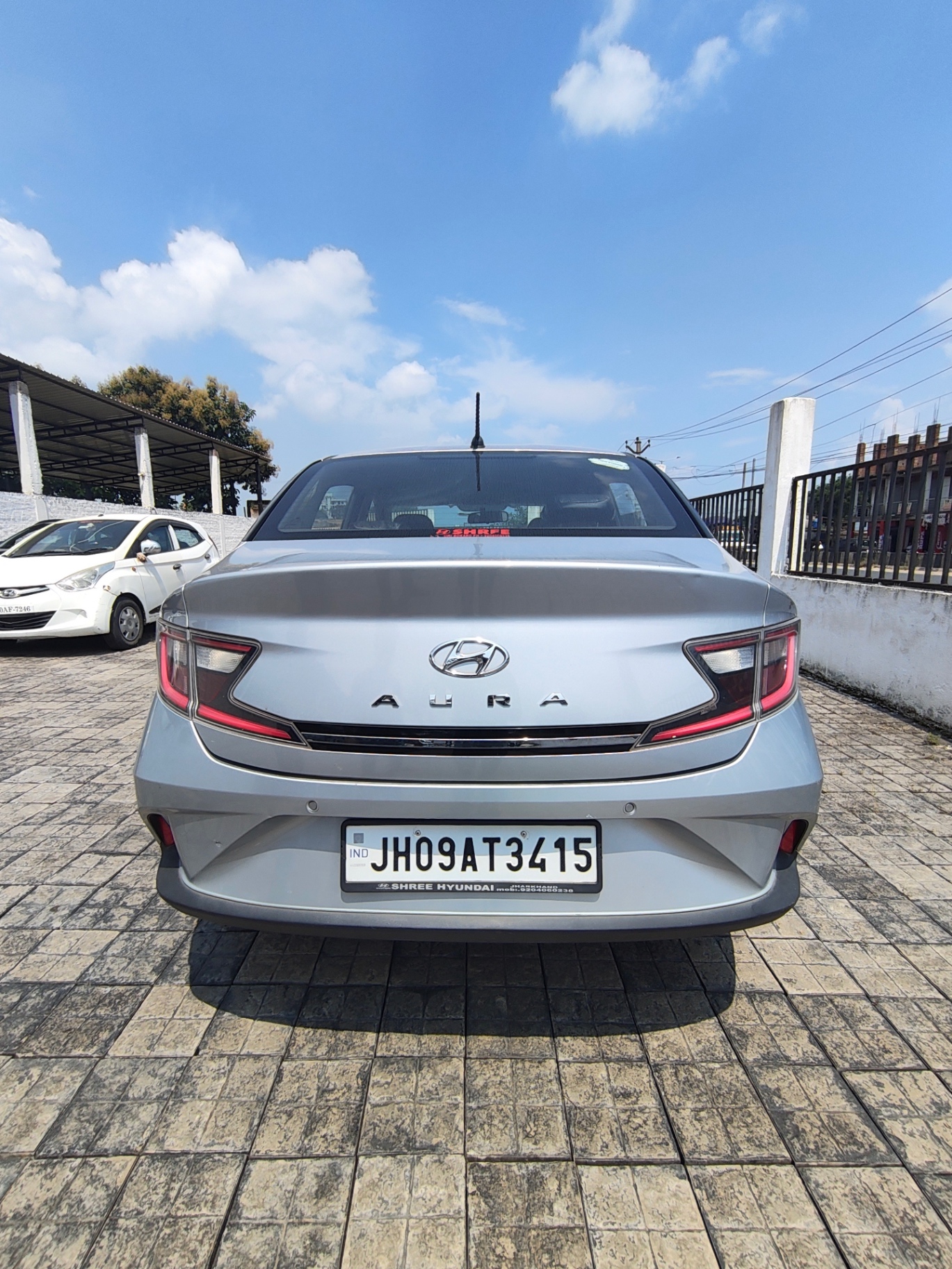 Hyundai Aura - View 4