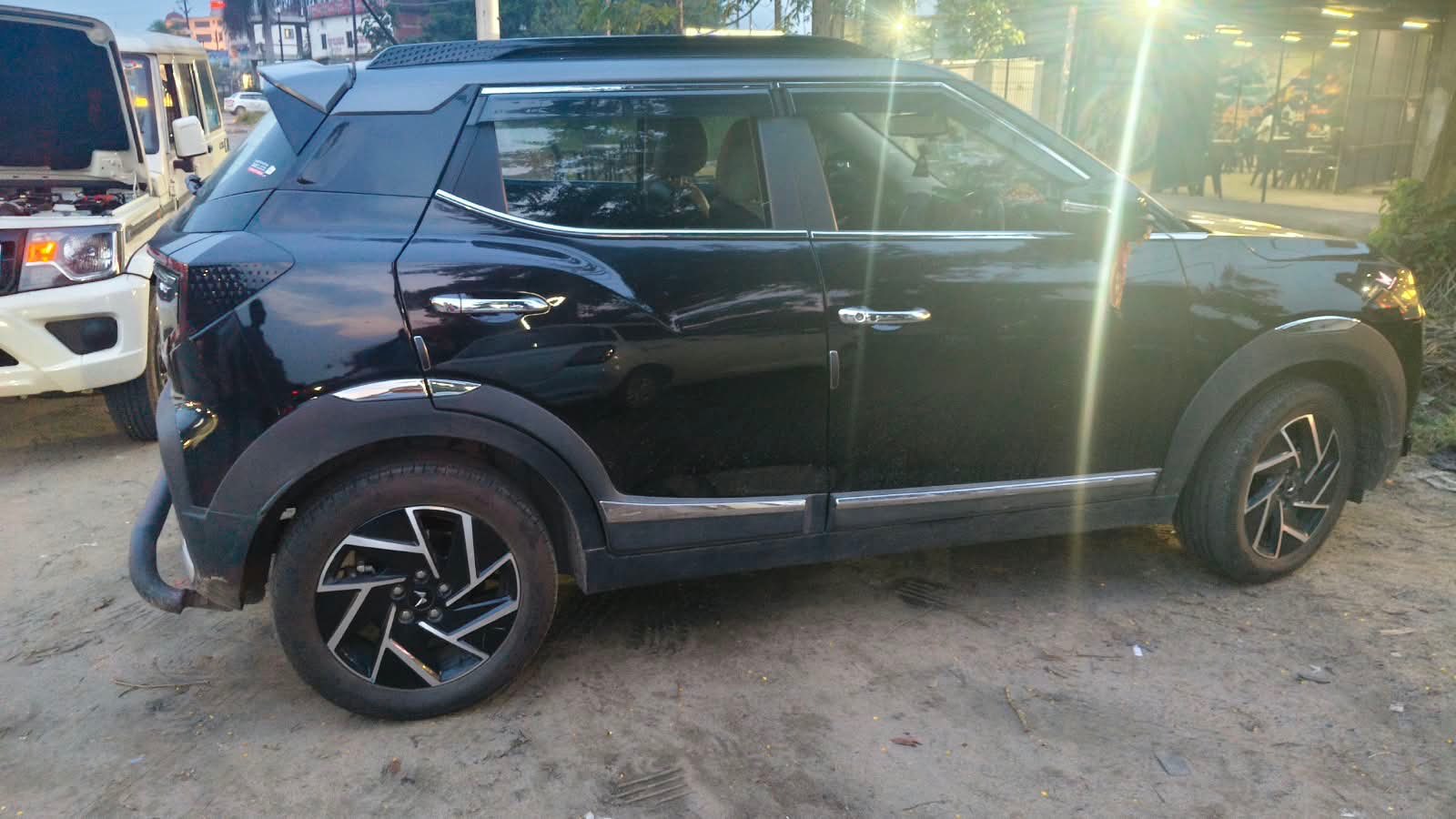 Mahindra xuv3xo - Photo 4