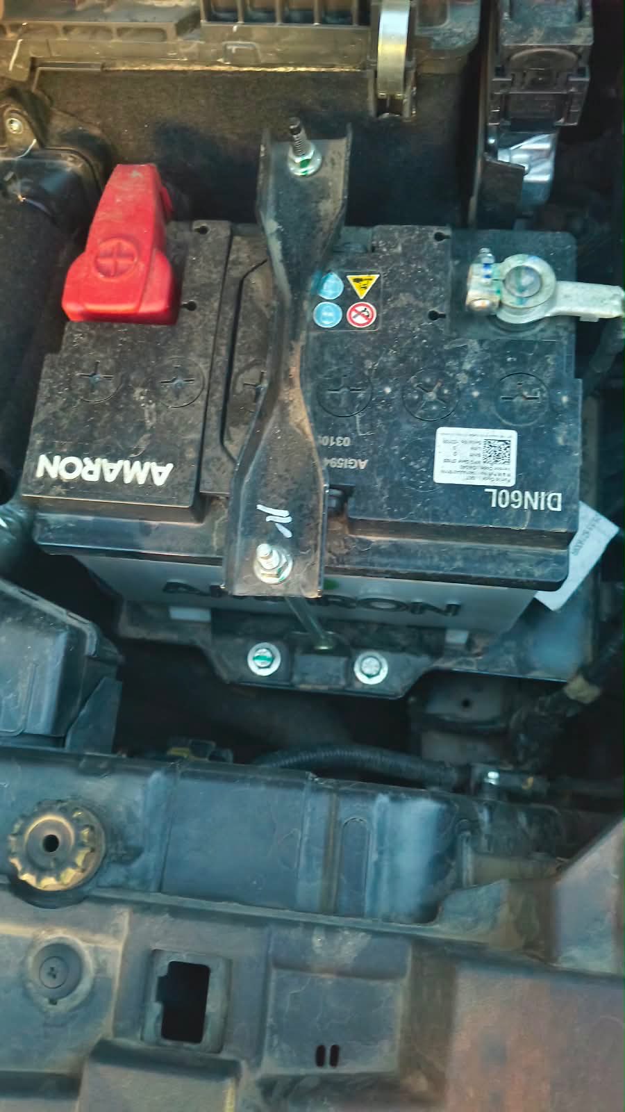 Mahindra xuv3xo - Photo 6