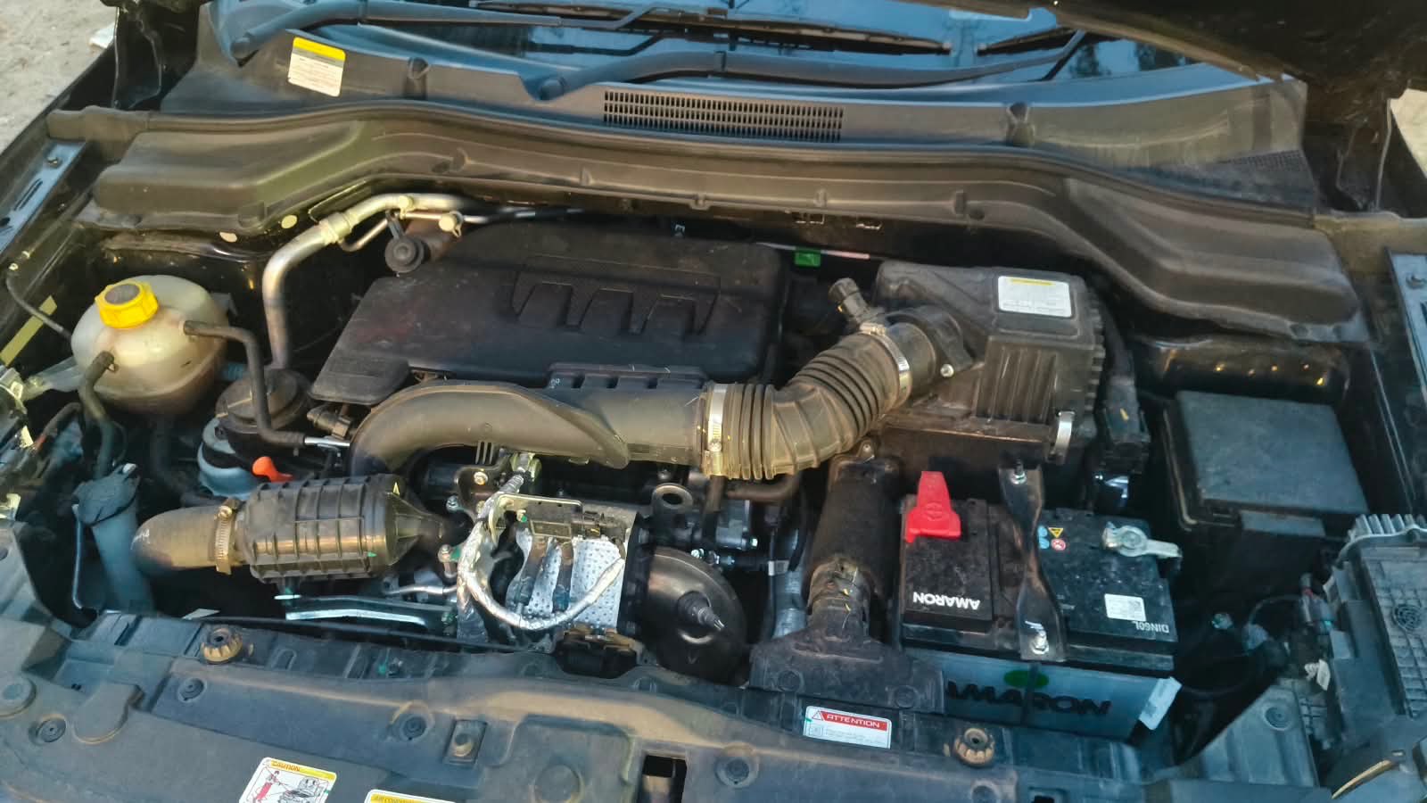 Mahindra xuv3xo - Photo 8
