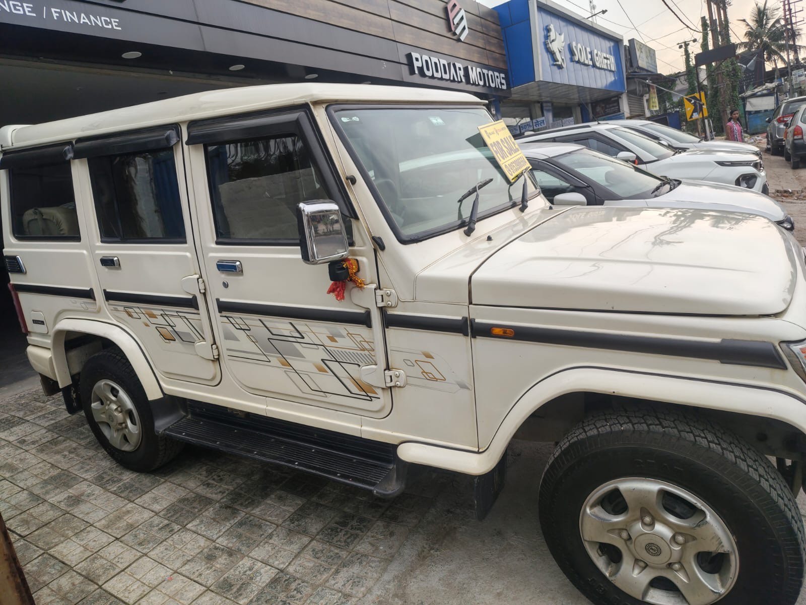 Mahindra Bolero - View 4