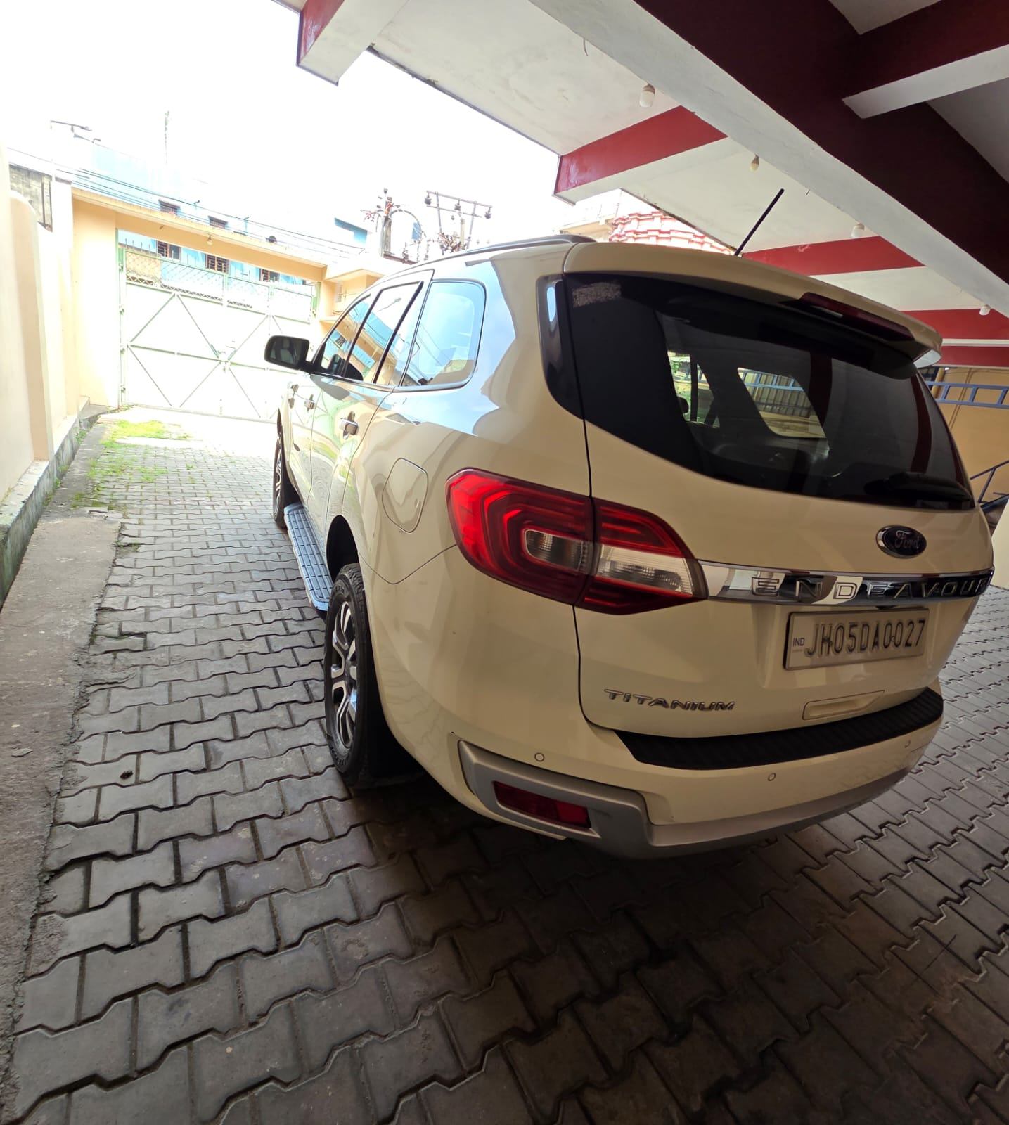 Ford Endeavour - Photo 8