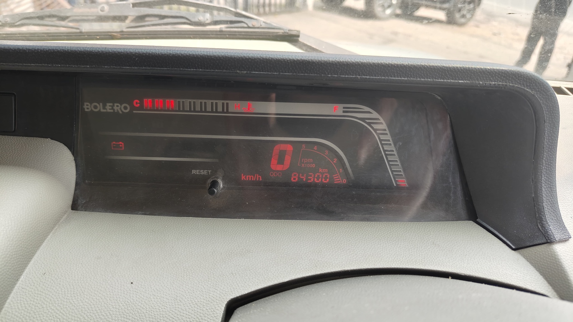 Mahindra Bolero - View 5