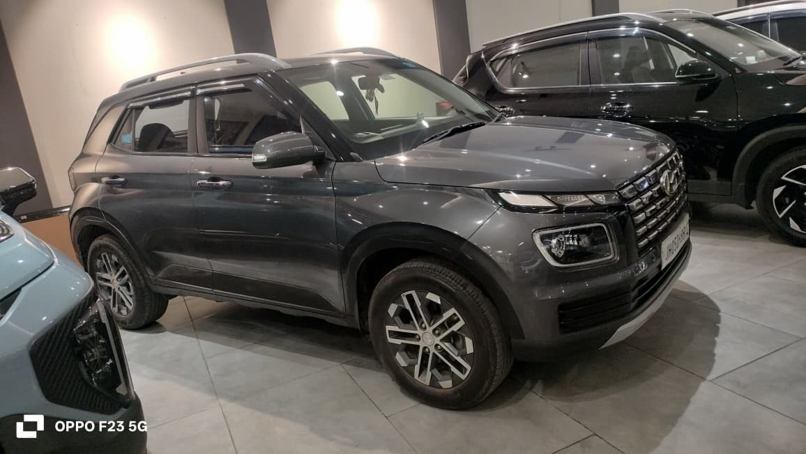 Hyundai Venue - View 3
