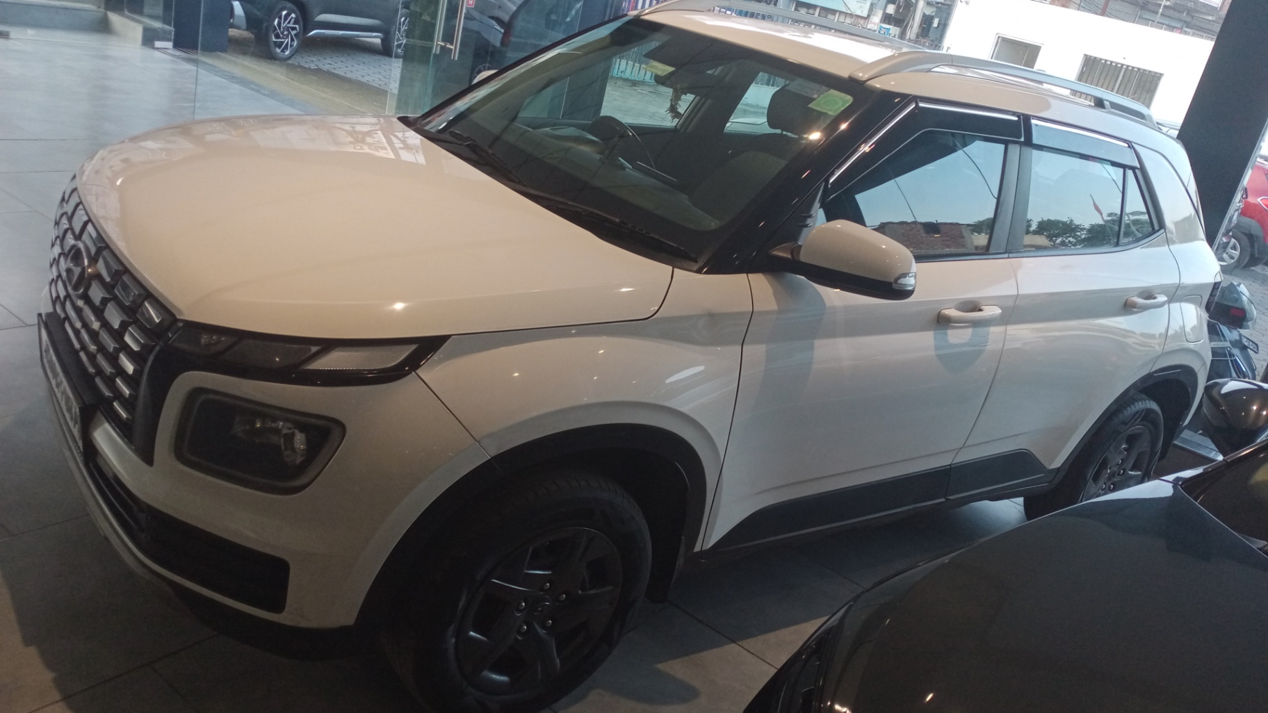 Hyundai Venue - View 3