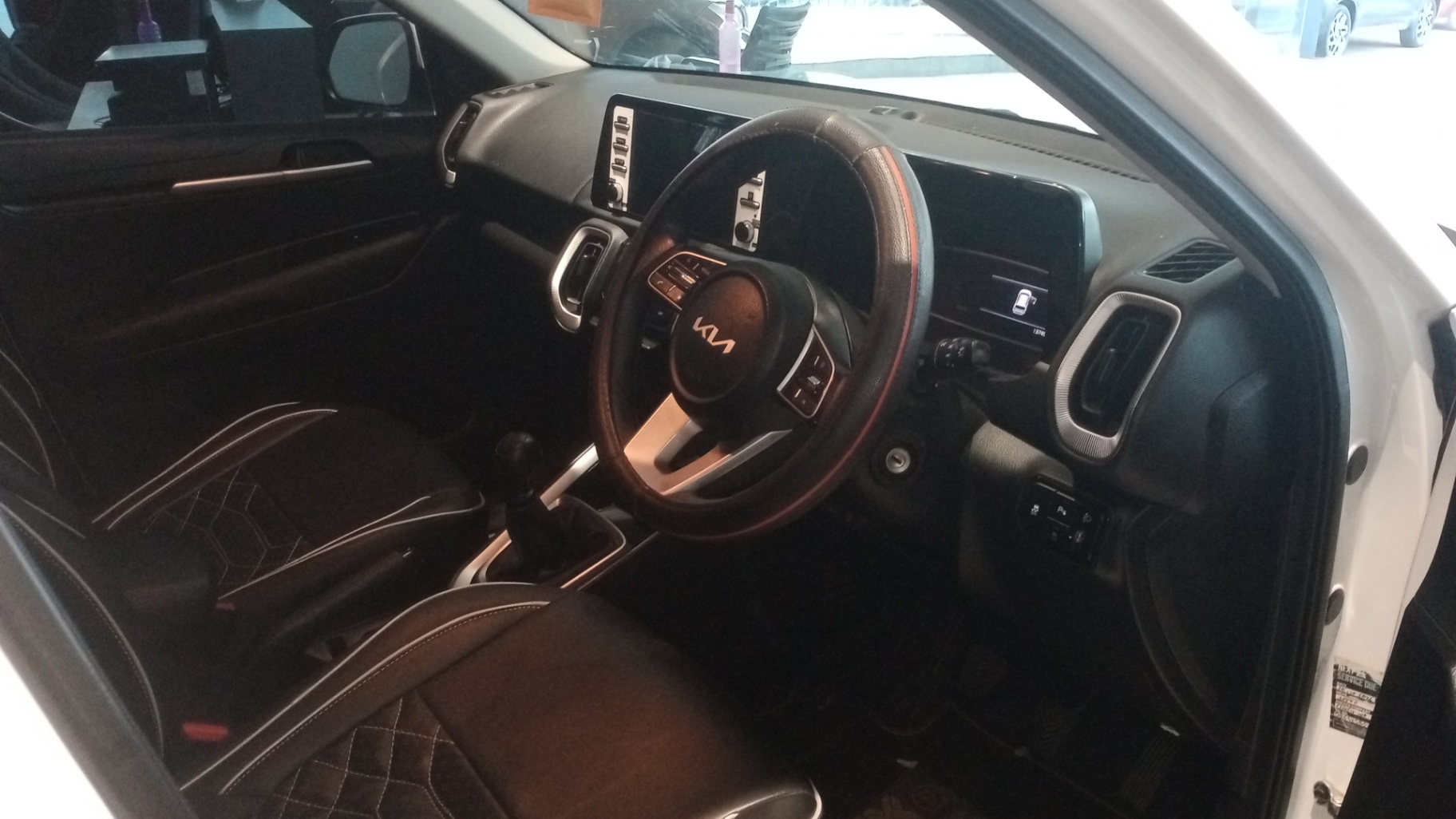 Kia Sonet - View 7