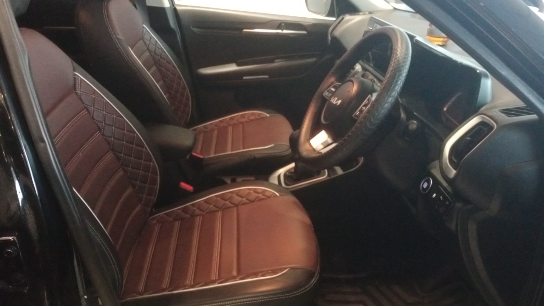 Kia Sonet - View 8