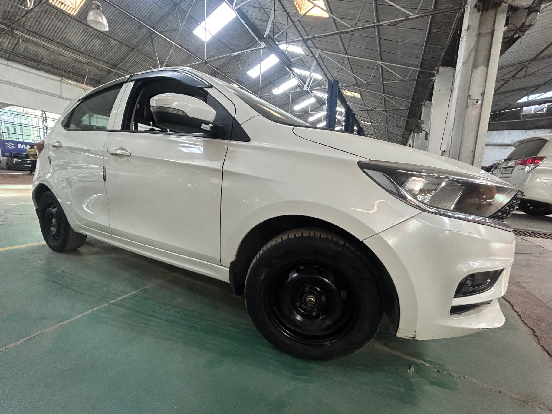 Tata Tiago - View 4