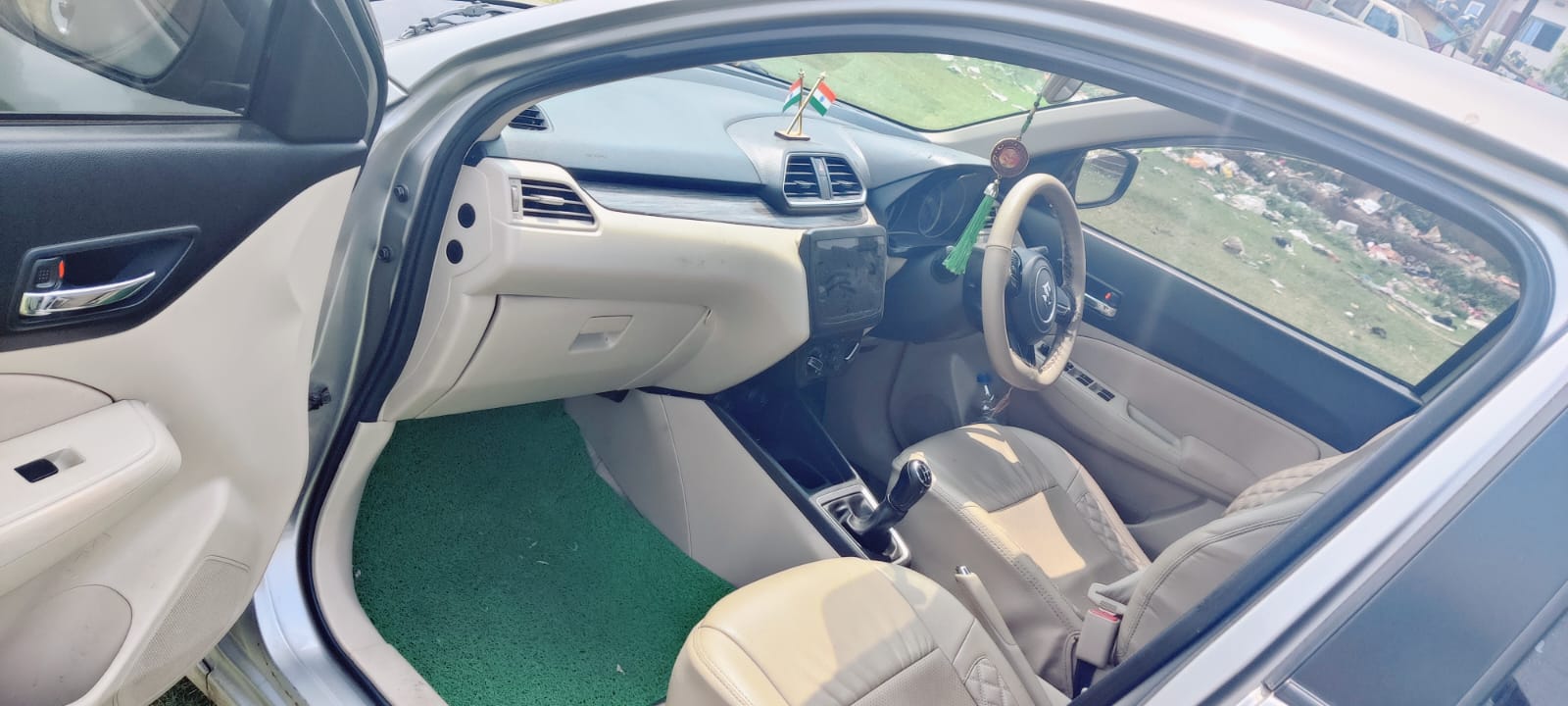 Maruti Suzuki Dzire - Photo 3